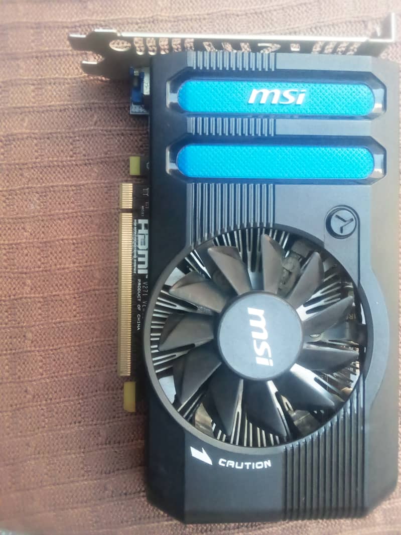 AMD hd7770 1GB 6