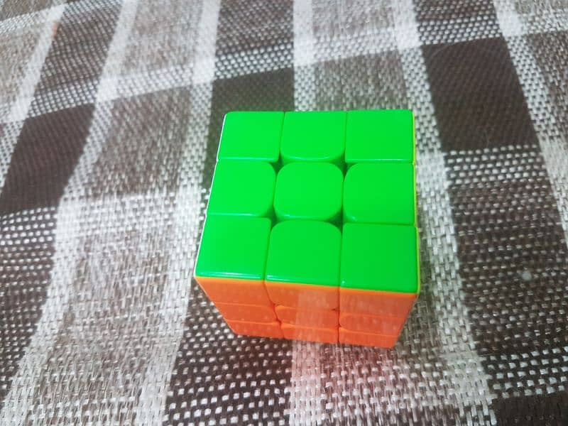 good condition rs3m 3×3 magnetic cube 2