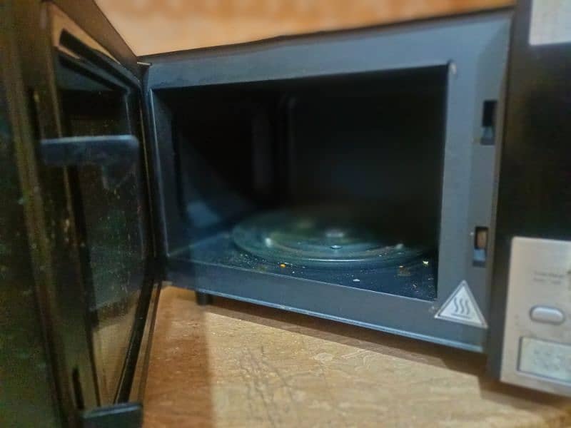 fotile microwave oven urgent sale 03059999480 1