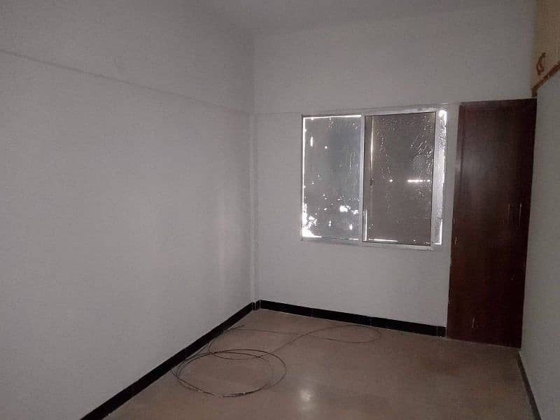 3 Bed dd flat for sale in Gulistan e Jauhar 7