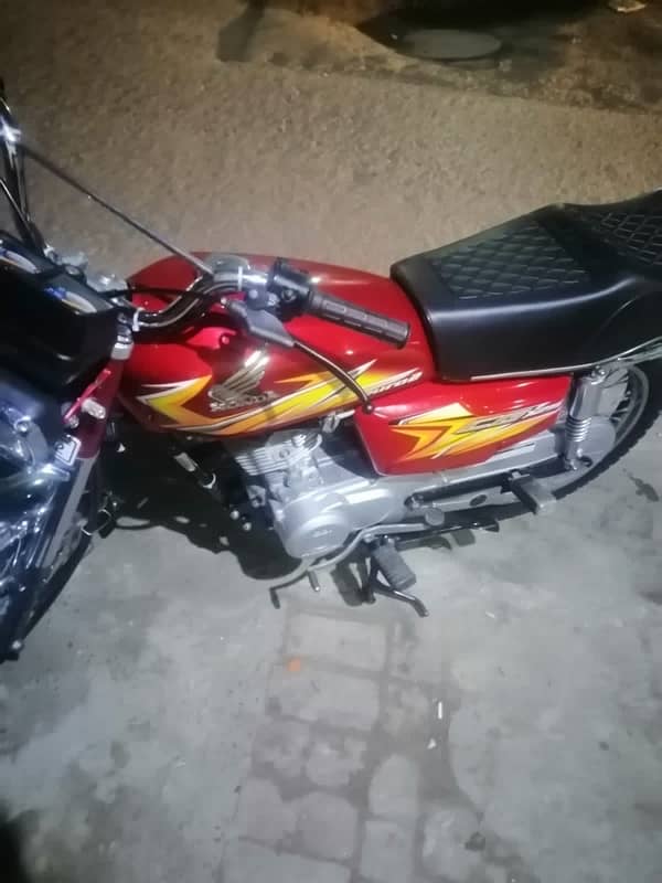 Honda cg 125 red color new condition 2021 model 2