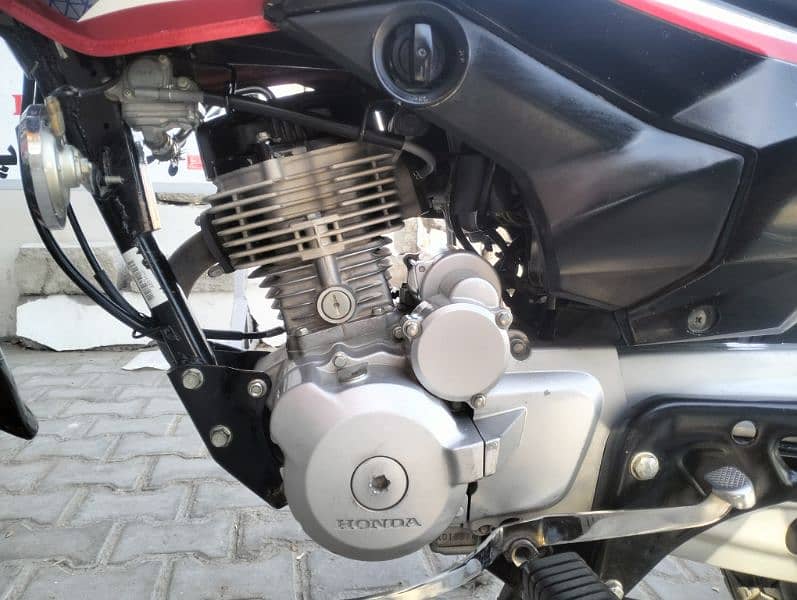 HONDA CB125F 4