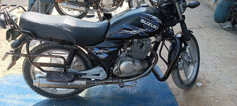 Suzuki GS150 0