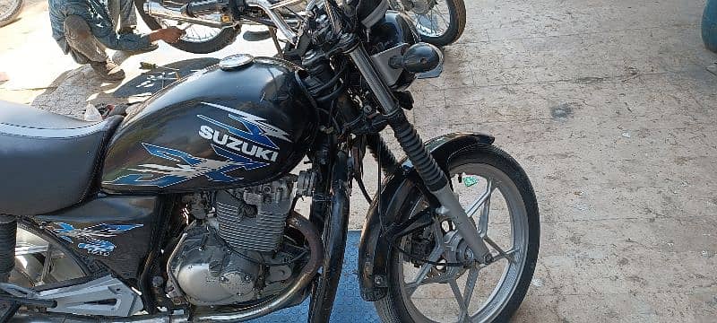 Suzuki GS150 4