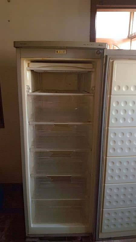 Kenwood Upright Freezer and Refrigerator vertical KDF-222v 6