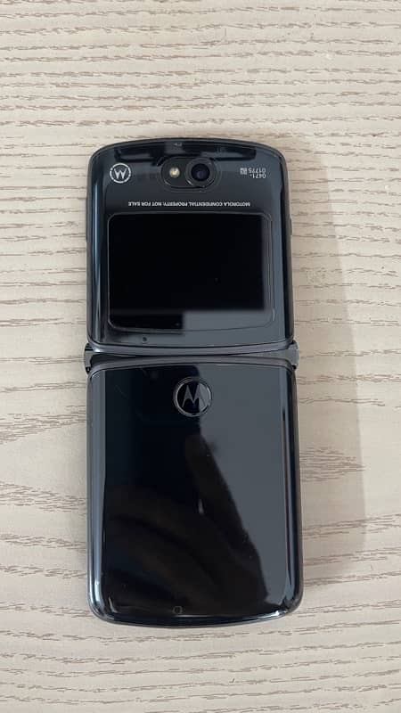 Motorola Razr 5G flip 2020 3