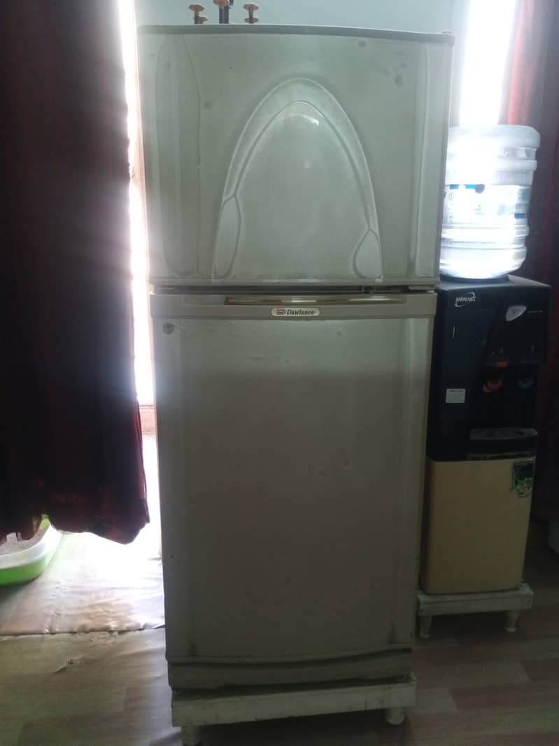 Medium Size Fridge Dawlance 1