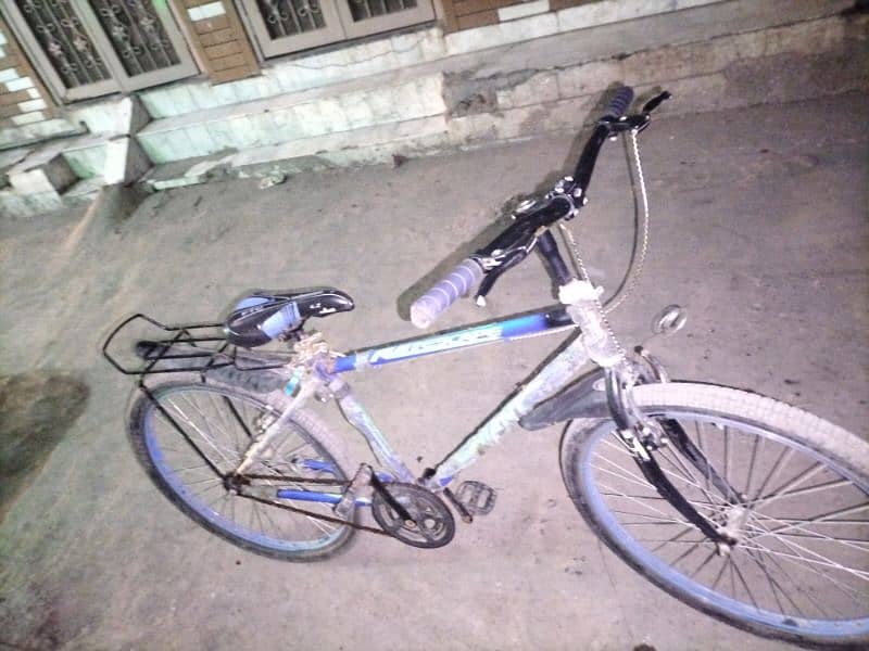 urgent selling bicycle please DMME serious buyer 7