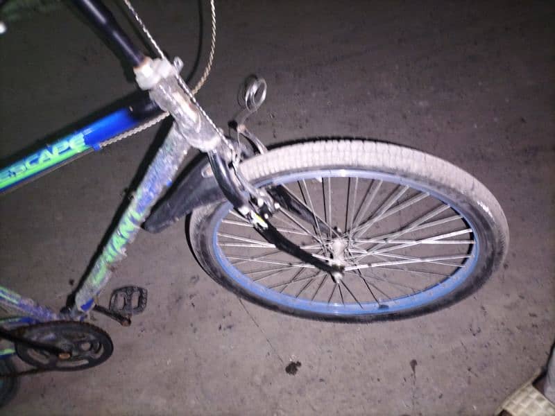 urgent selling bicycle please DMME serious buyer 8