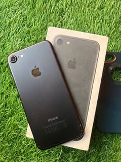 I phone 7 (32gb) official pta approved with original box