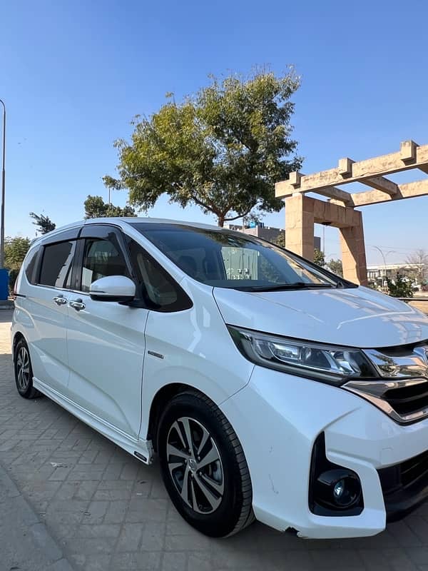 Honda freed modulo 2018 4