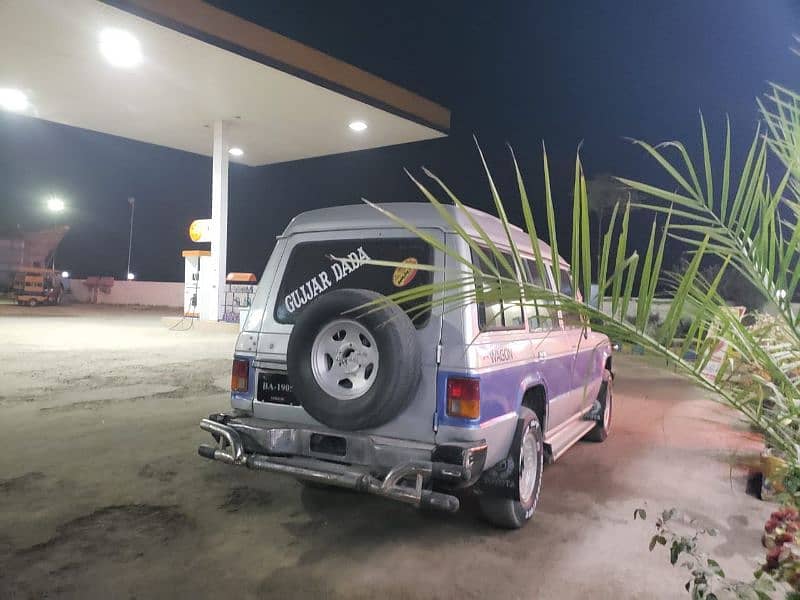 Mitsubishi Pajero 1986 3