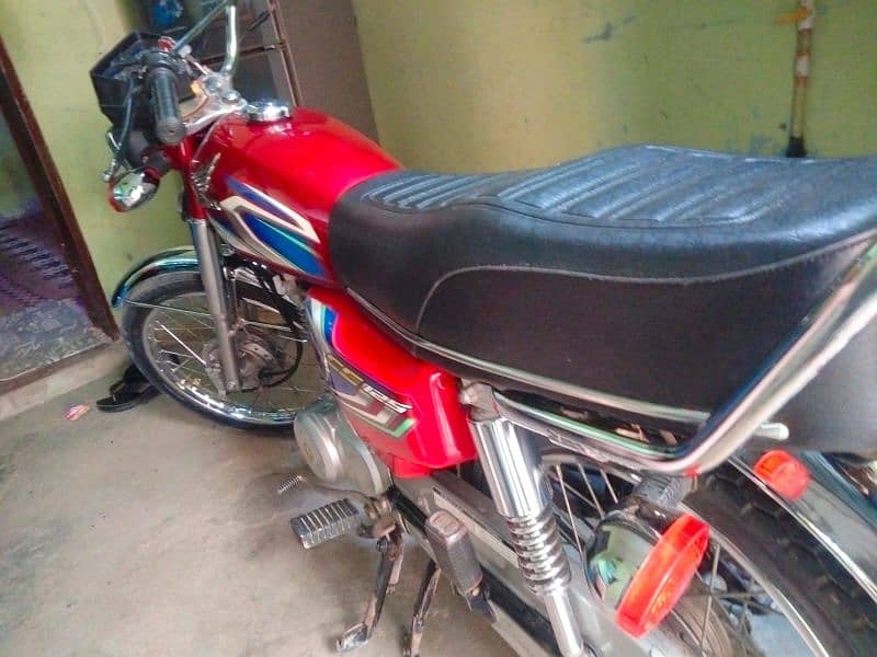 Honda 125 2022 Karachi number 03183766853 3