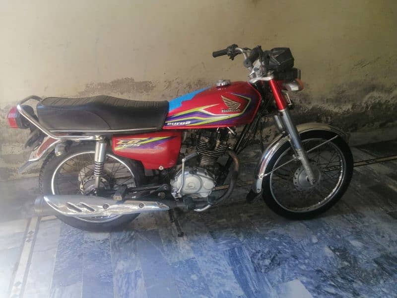 Honda 125 all ok new condition 2017 model 0