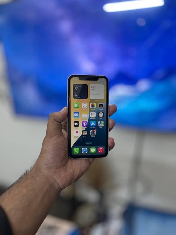 IPHONe XR Pta aproved 10/8.5 condition ALL OK PHONE 1