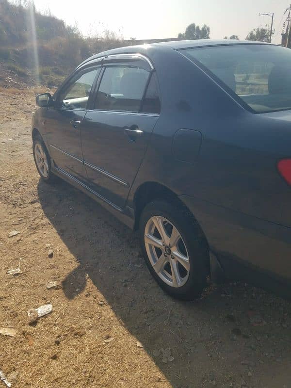 Toyota Corolla SE saloon  2005 3