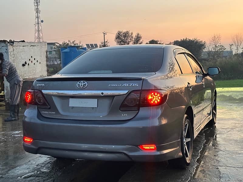 Toyota Corolla Altis 2012 3