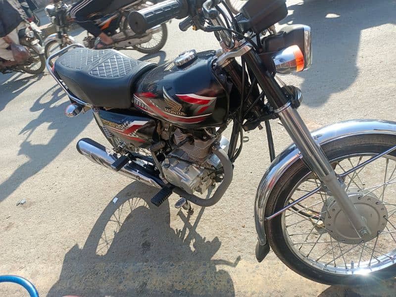 honda 125 like brand new urgent sale 8