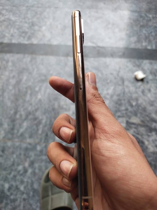 Iphone xs max PTA APPROVE 2