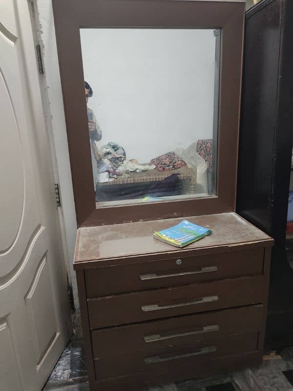 dressing Table with 4feet mirror 1