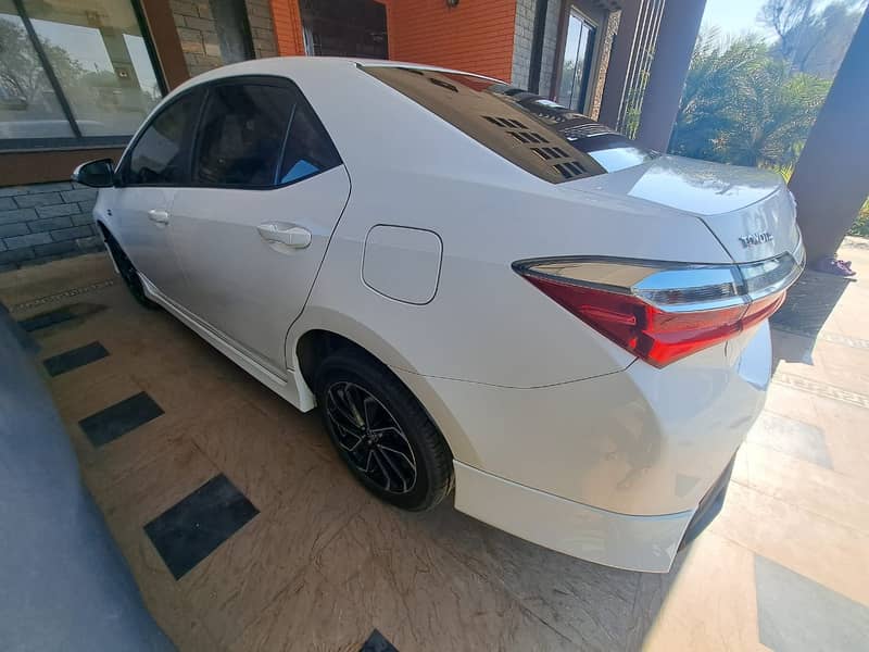 Toyota Corolla Altis 1.6 X Model 2022 9