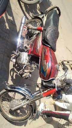 United motorcycle good condition 2019 model urgent sale