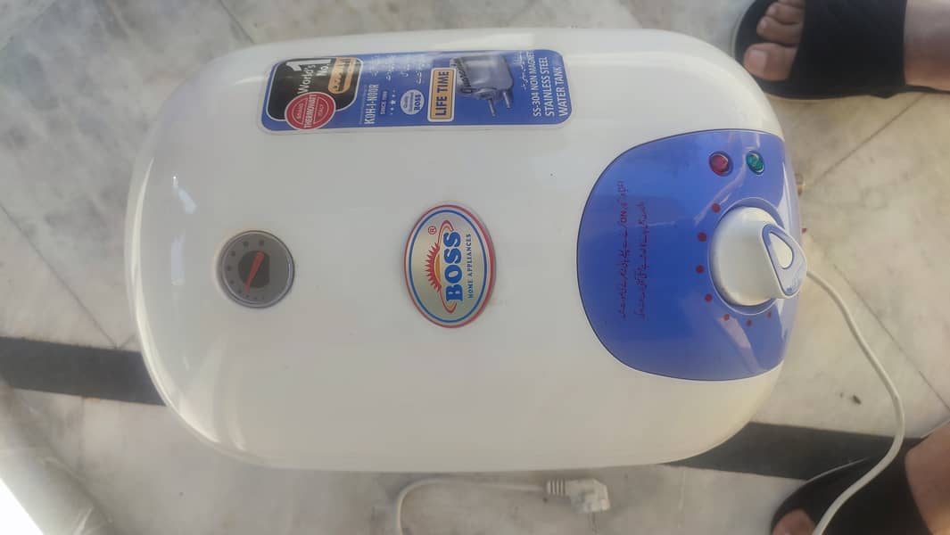 Boss Electric Gyser 2000 watts 15 liter 3