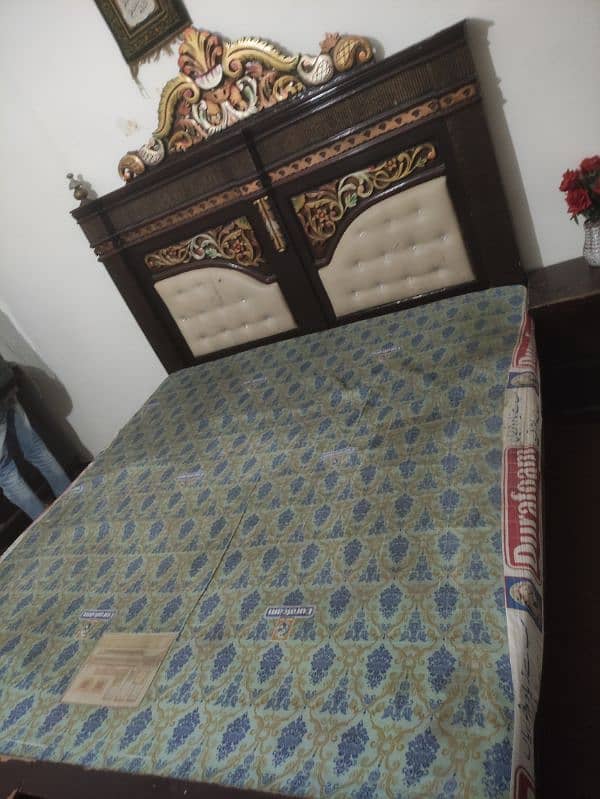 king size bed for sale in good condition 6