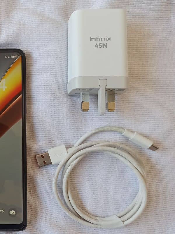 Infinix NOTE 30 FOR SALE! 3