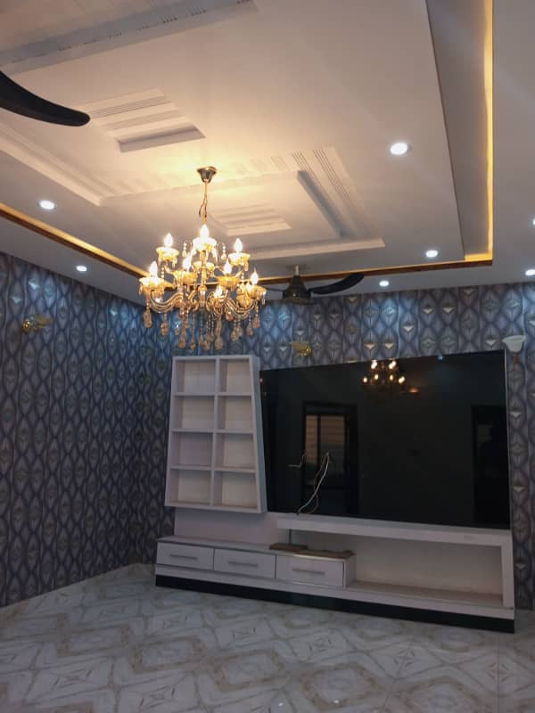 10 Marla Beautiful Designed Lavish House For Sale Direct Meeting With Owner In Park View City Lahore. 0