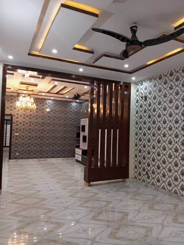 10 Marla Beautiful Designed Lavish House For Sale Direct Meeting With Owner In Park View City Lahore. 9