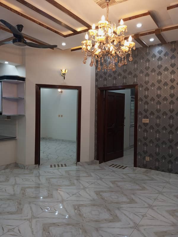 10 Marla Beautiful Designed Lavish House For Sale Direct Meeting With Owner In Park View City Lahore. 14