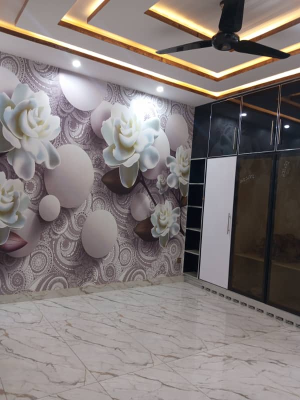 10 Marla Beautiful Designed Lavish House For Sale Direct Meeting With Owner In Park View City Lahore. 17