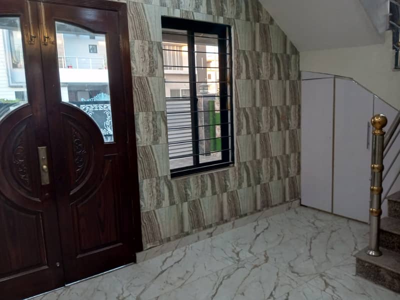 10 Marla Beautiful Designed Lavish House For Sale Direct Meeting With Owner In Park View City Lahore. 29