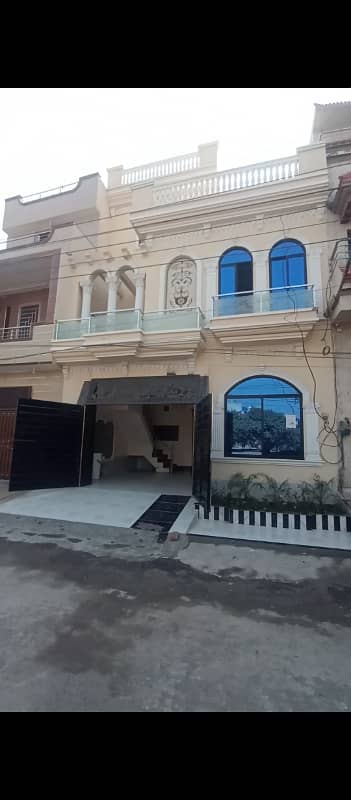 Allama Iqbal Town Sabzazar 5 Marla Spanish Luxury Zati Contusion House For Sale facing Park 7