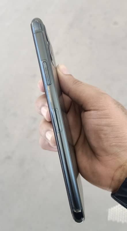 iphone 11 pro max 256 gb Factory Unlock LLA 3