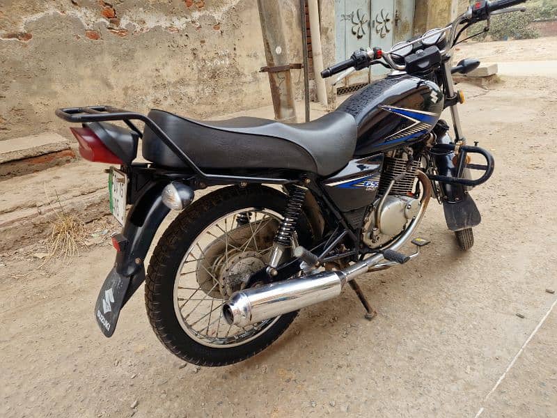 Suzuki 150 Gs 2015 Total genuine 3