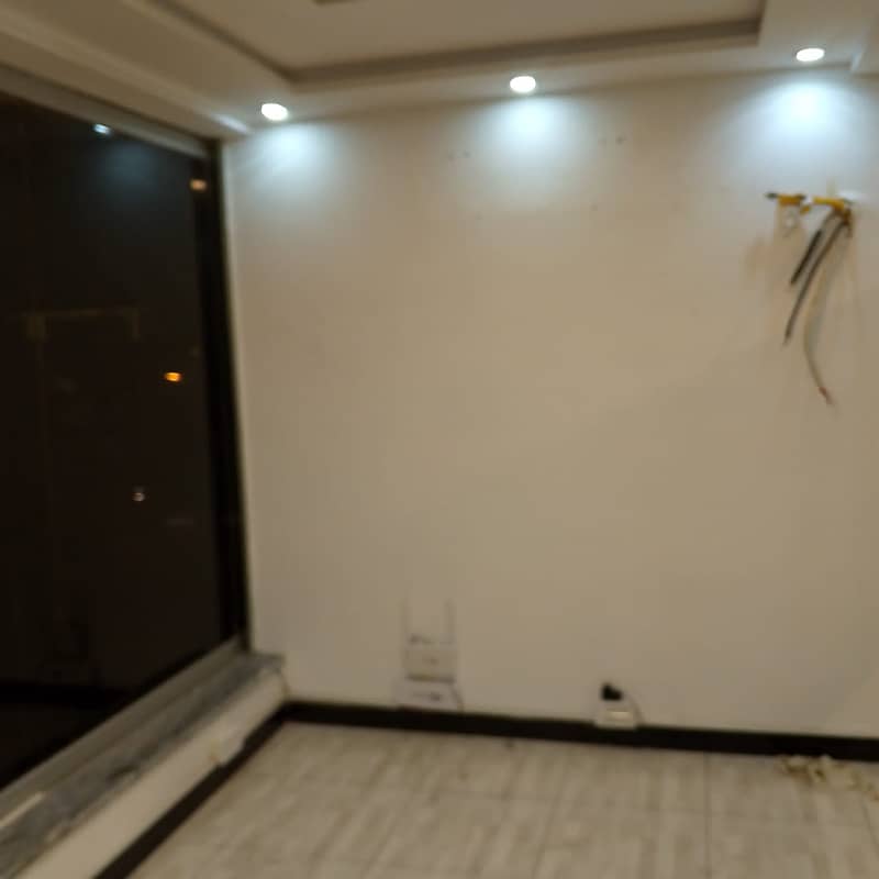 275 Sq-Ft Office in Bahria Town Lahore 2