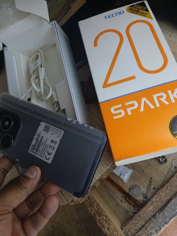 tecno spark 20 for sale 8+8 256 1