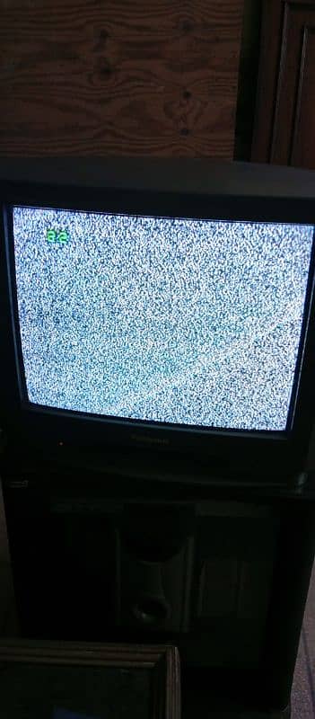 Panasonic original Tv Argent sale  price 7500k 1