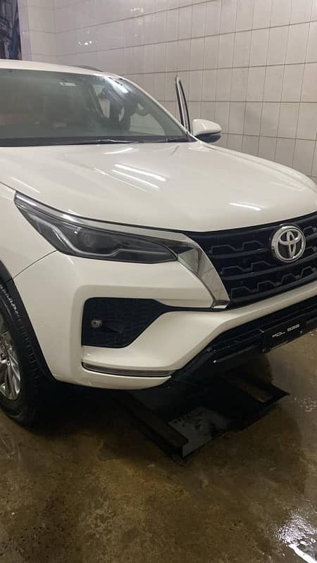 prado revo fortuner audi heavy bike on rent 14