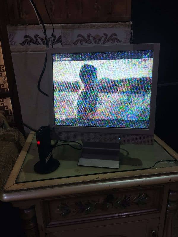 TV device with LCD . proper Working with box 5