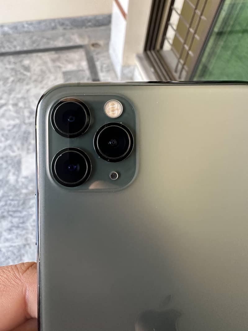 Apple iPhone 11 Pro Max 6