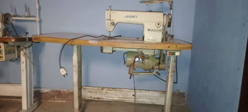 2 Professional tailor sewing machine for sale 3