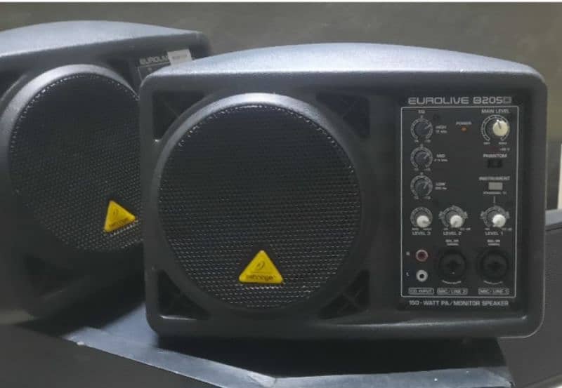 Behringer Eurolive B205D 5.25" Powered Monitor Speaker 0