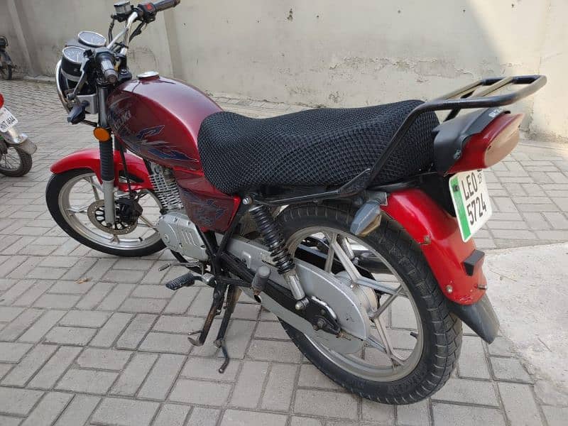 Suzuki gs 150 se 9