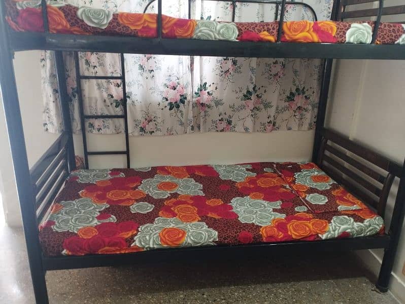 double bed in good condition along with matress 0