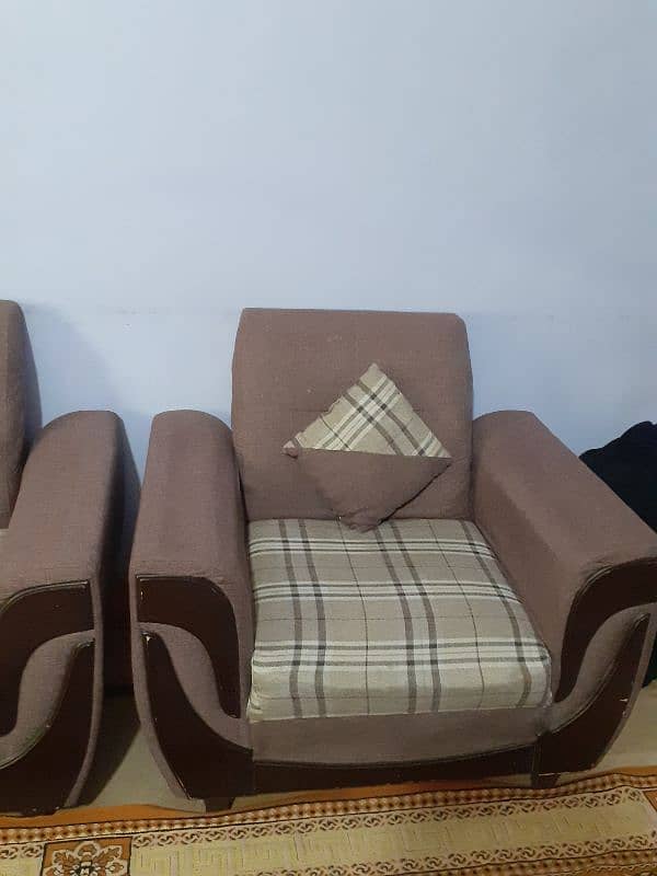 7 seater sofa set for sale in a reasonable price negotiable 1