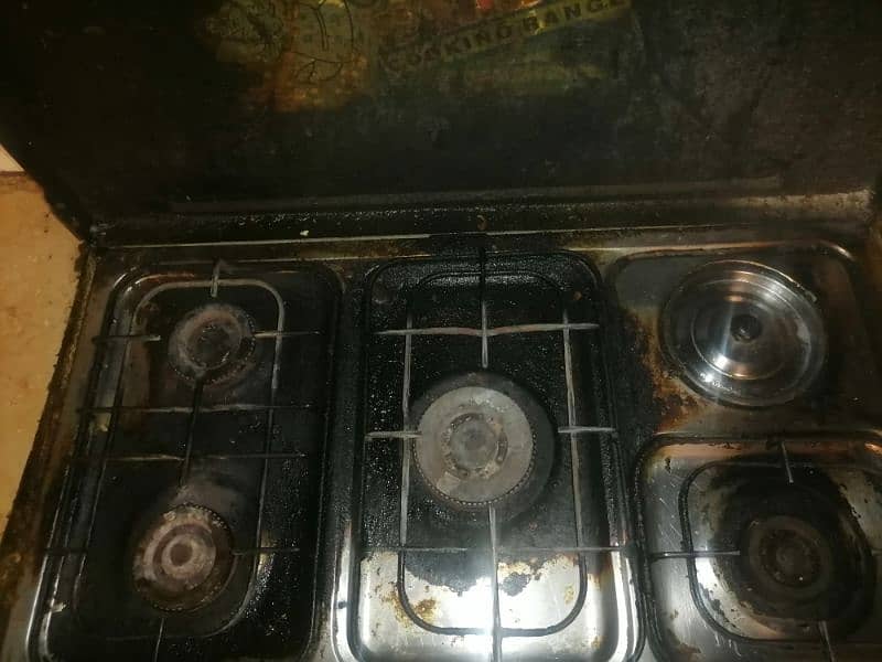 old cooking rang with oven 2