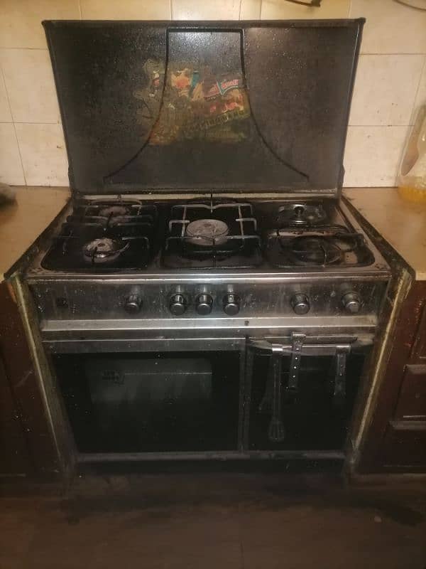 old cooking rang with oven 3